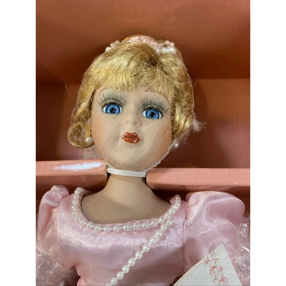 Chatelaine Ballerina Porcelain Musical Doll Wood Music Box‎ Stand Vtg 1998 New
